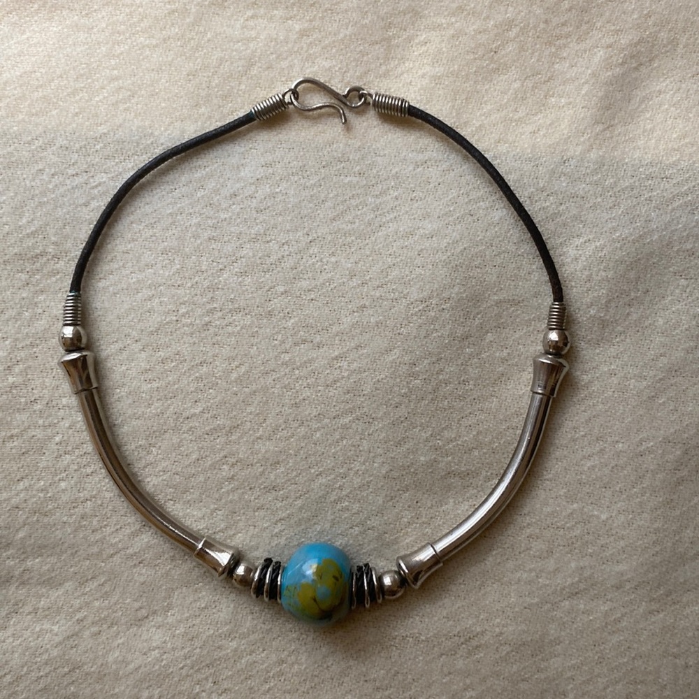 Retro silver/black Bead choker.